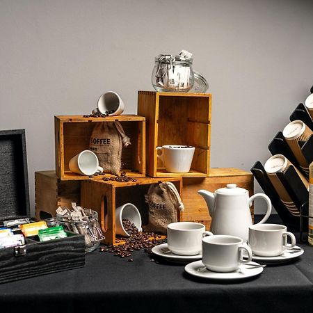 Holiday Inn - Manchester - Oldham By Ihg Failsworth Bagian luar foto