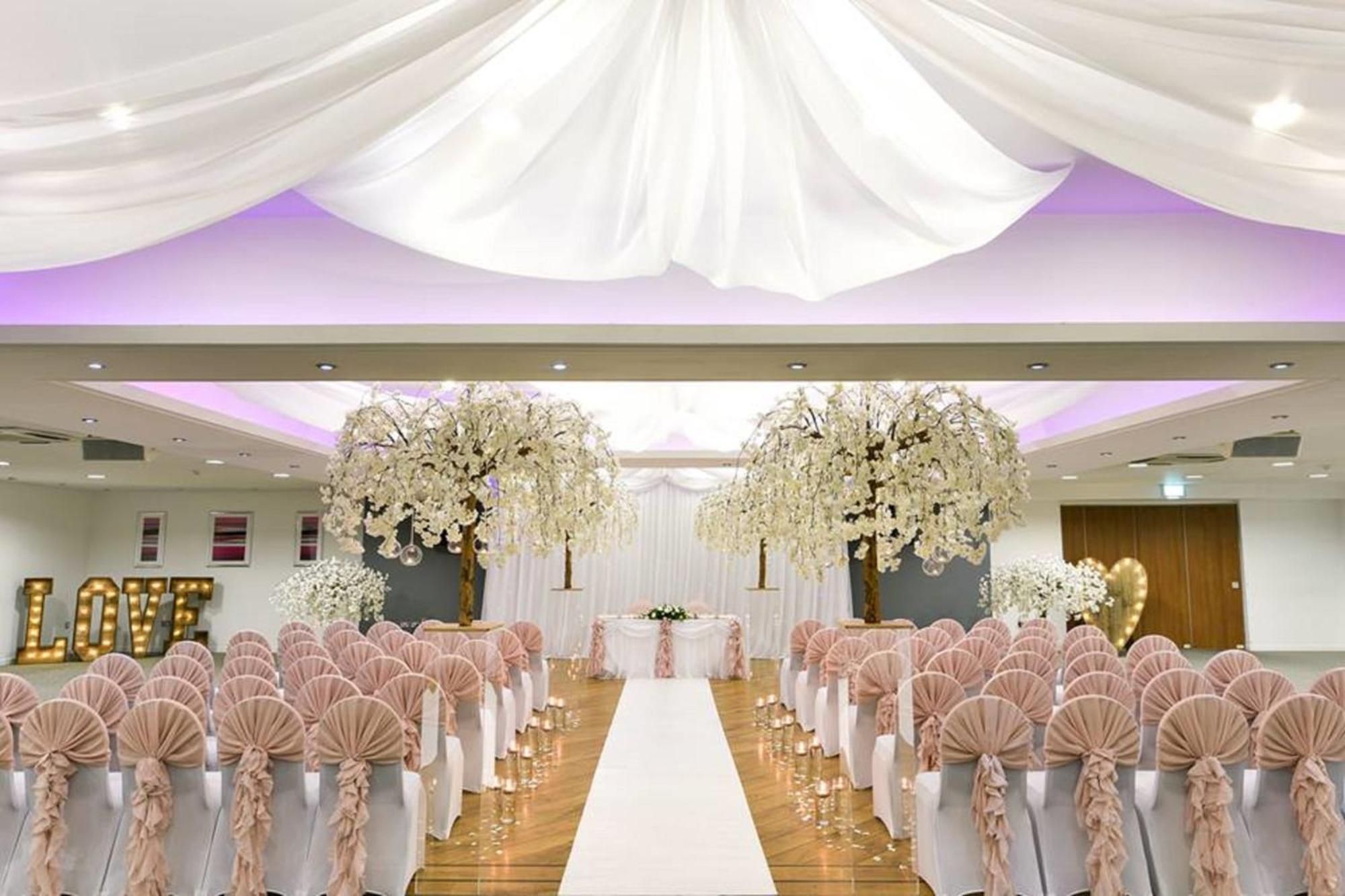 Holiday Inn - Manchester - Oldham By Ihg Failsworth Bagian luar foto