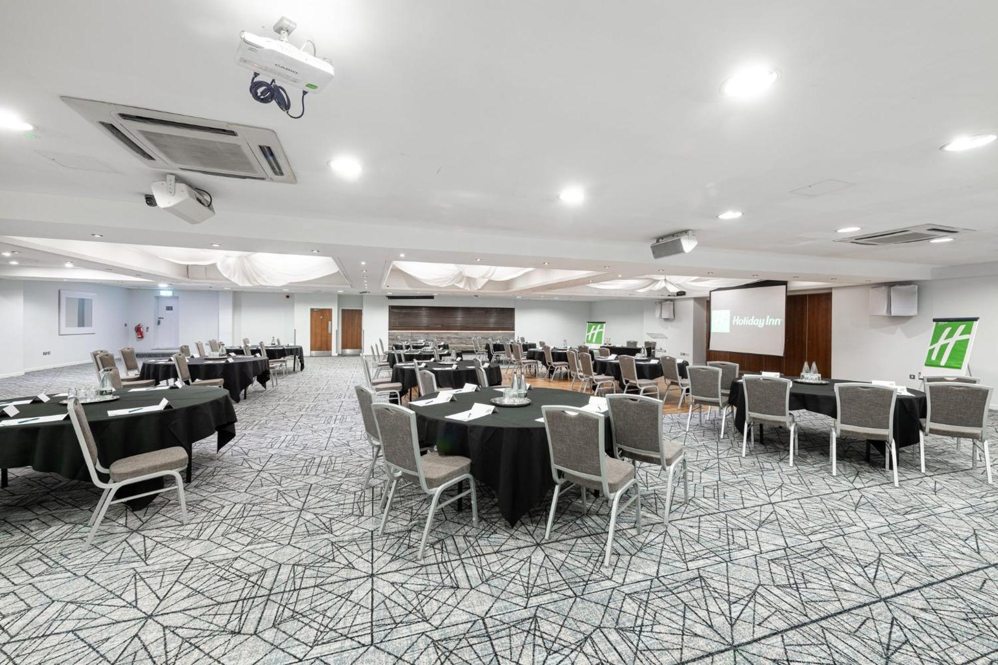 Holiday Inn - Manchester - Oldham By Ihg Failsworth Bagian luar foto