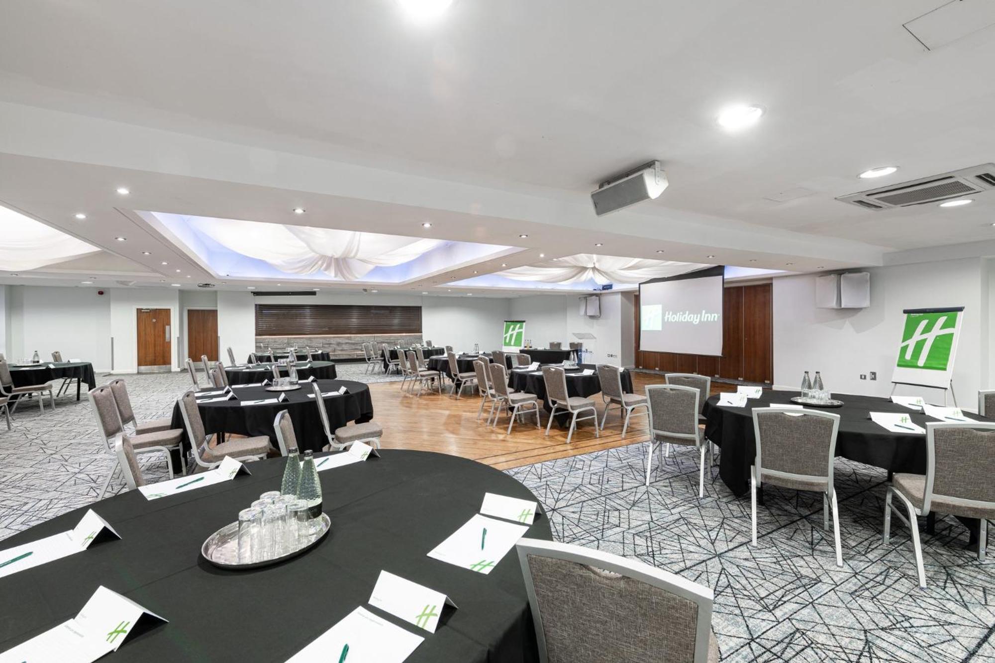 Holiday Inn - Manchester - Oldham By Ihg Failsworth Bagian luar foto